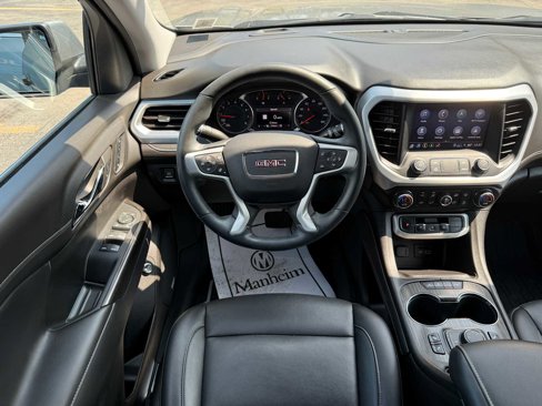 Used 2023 GMC Acadia SLT w/ Preferred Package image 9