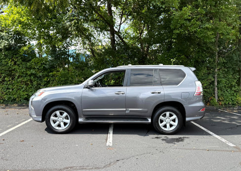 Used 2016 Lexus GX 460 w/ Preferred Accessory Package image 4