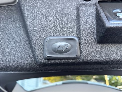 Used 2016 Chevrolet Traverse LT image 30