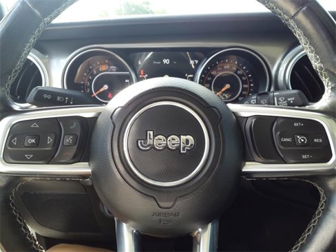 Used 2020 Jeep Wrangler Unlimited Sahara image 18