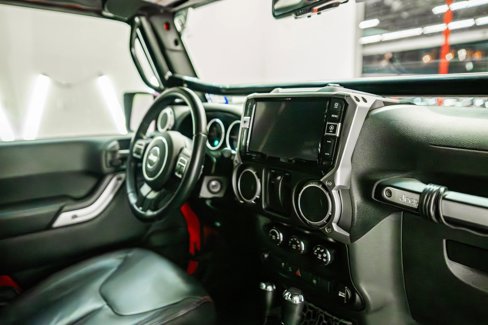 Used 2018 Jeep Wrangler Rubicon w/ Cold Weather Group image 56