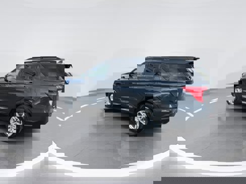 Used 2022 Ford Explorer XLT image 13