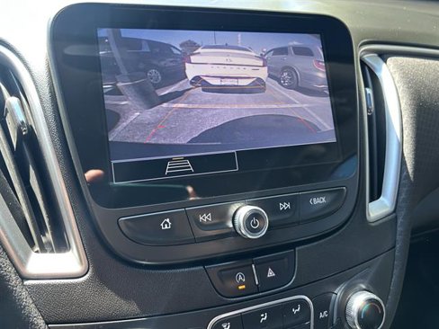 Used 2022 Chevrolet Malibu LT image 14