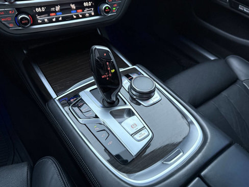 Used 2016 BMW 750i xDrive image 44