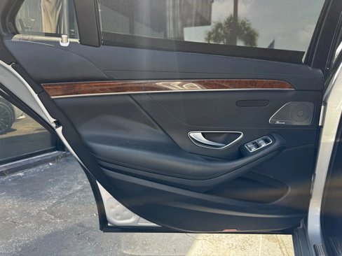 Used 2014 Mercedes-Benz S 550 Sedan image 24