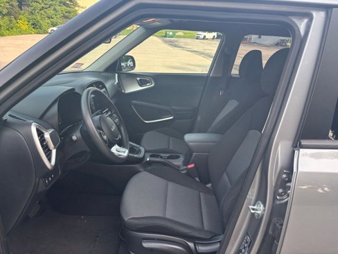 Used 2023 Kia Soul LX w/ LX Technology Package image 25