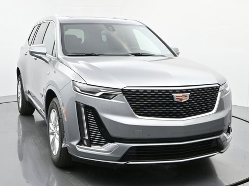 New 2025 Cadillac XT6 Luxury image 8
