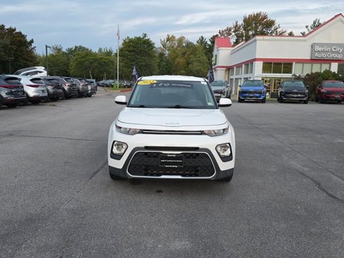 Certified 2022 Kia Soul LX w/ Technology Package image 3