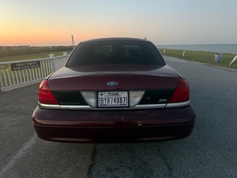 Used 2011 Ford Crown Victoria LX w/ Comfort Appearance Pkg image 6