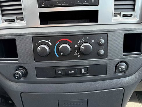 Used 2009 Dodge Ram 2500 Truck SLT image 26