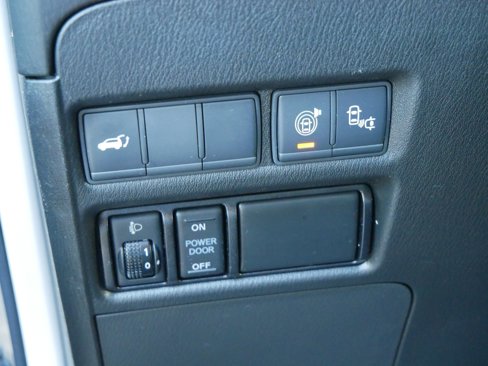 Used 2017 Nissan Armada Platinum w/ Captain Seat Package image 19