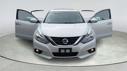 Used 2017 Nissan Altima 2.5 SV w/ Convenience Package image 9