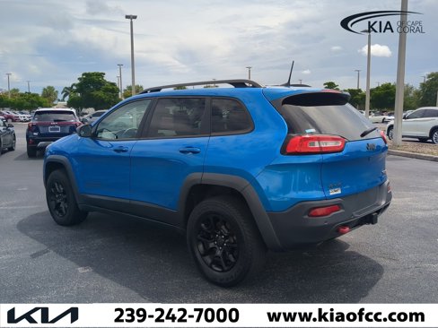 Used 2018 Jeep Cherokee Trailhawk image 7