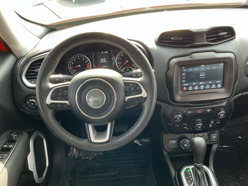 Used 2020 Jeep Renegade Latitude image 11