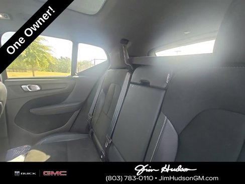Used 2019 Volvo XC40 T5 R-Design image 9