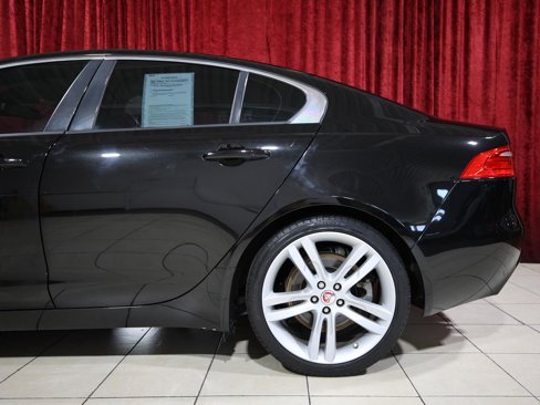 Used 2017 Jaguar XE Premium image 6