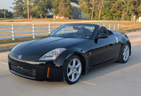 Used 2004 Nissan 350Z Touring image 1