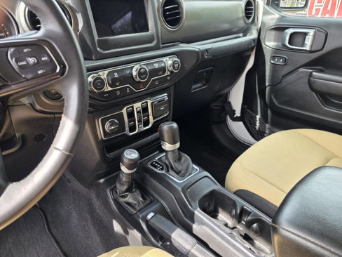 Used 2023 Jeep Gladiator Sport image 11