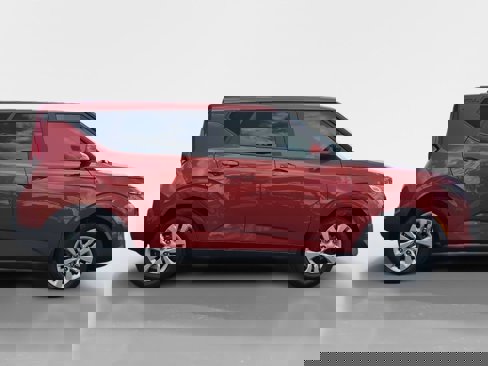 Used 2022 Kia Soul LX image 2