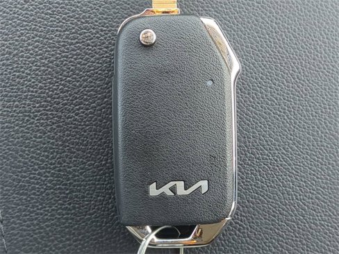Used 2024 Kia Sportage LX image 32