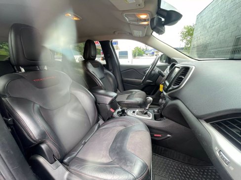 Used 2014 Jeep Cherokee Trailhawk w/ Cold Weather Group image 20
