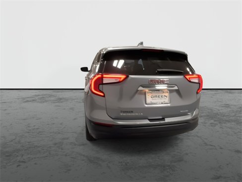 Used 2024 GMC Terrain SLE image 7