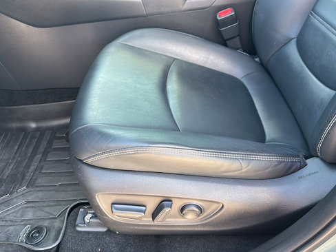 Used 2020 Toyota RAV4 XLE Premium image 15