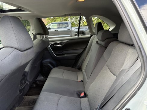 Used 2021 Toyota RAV4 XLE w/ Convenience Package image 23