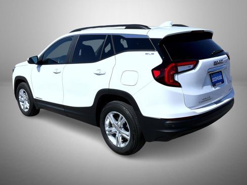 Certified 2022 GMC Terrain SLE w/ Driver Convenience Package image 8