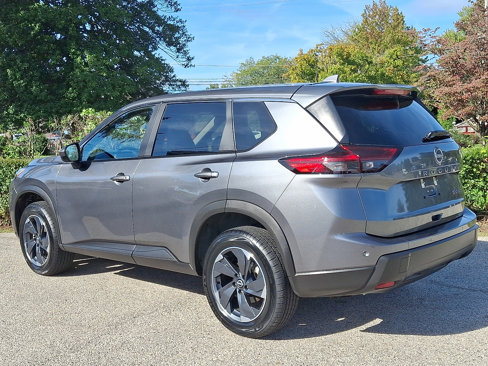 Used 2024 Nissan Rogue SV image 4