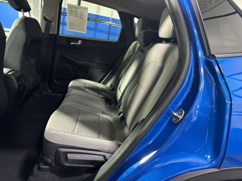 Used 2020 Ford Escape SE image 32
