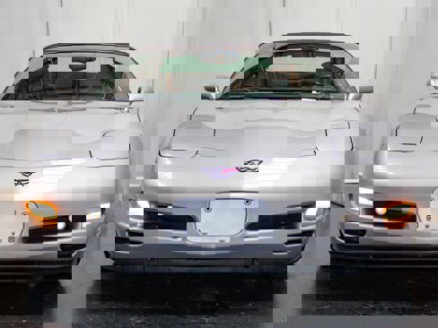 Used 2004 Chevrolet Corvette Convertible w/ Preferred Equipment Group image 2