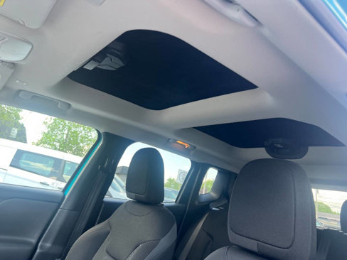 Used 2020 Jeep Renegade Altitude w/ UConnect 8.4 Nav Group image 21