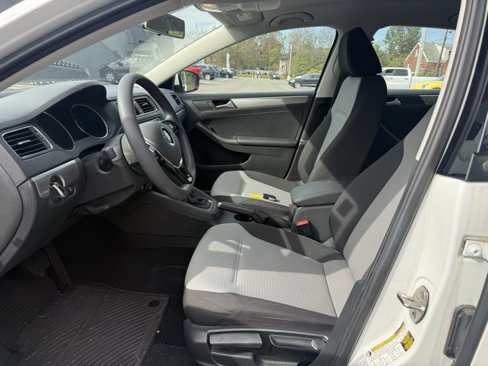 Used 2017 Volkswagen Jetta S image 10