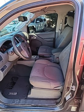 Used 2021 Nissan Frontier SV w/ Midnight Edition Floor Mats image 17