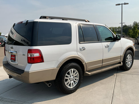 Used 2013 Ford Expedition XLT image 3