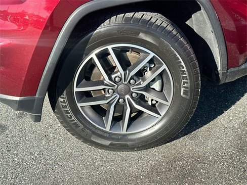 Used 2021 Jeep Grand Cherokee Limited image 32
