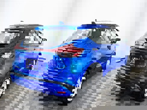 New 2025 Nissan Kicks Play S image 7