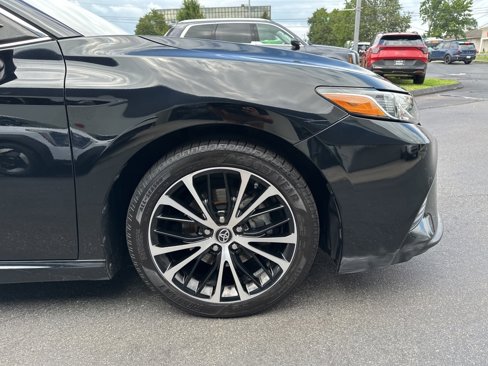 Used 2019 Toyota Camry SE image 12