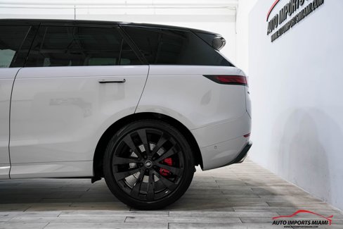 Used 2024 Land Rover Range Rover Sport Dynamic SE image 15