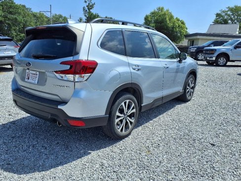 Used 2022 Subaru Forester Limited image 9