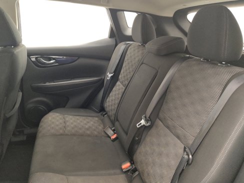 Used 2018 Nissan Rogue Sport SV image 18