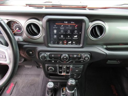 Used 2019 Jeep Wrangler Unlimited Sahara image 20