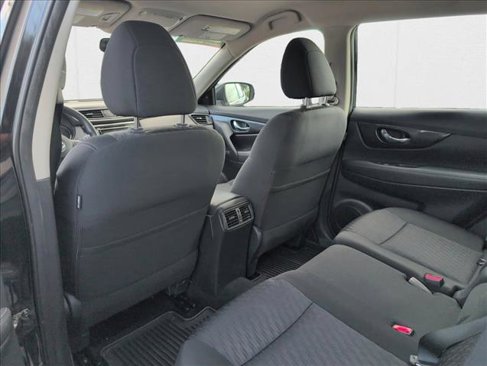 Used 2018 Nissan Rogue S image 15