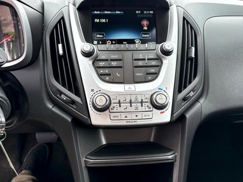 Used 2017 Chevrolet Equinox LT w/ Convenience Package image 17