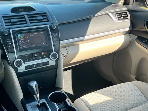 Used 2014 Toyota Camry LE image 20