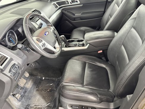 Used 2015 Ford Explorer XLT w/ Equipment Group 202B image 14