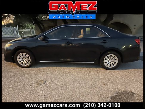 Used 2012 Toyota Camry LE image 1