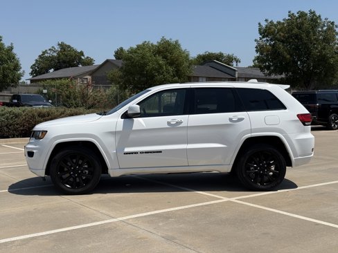 Used 2021 Jeep Grand Cherokee Laredo X image 7