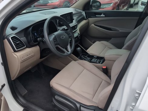 Used 2020 Hyundai Tucson SE w/ Cargo Package image 11